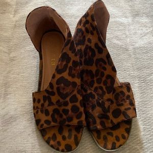 MATA. Women’s sandal.